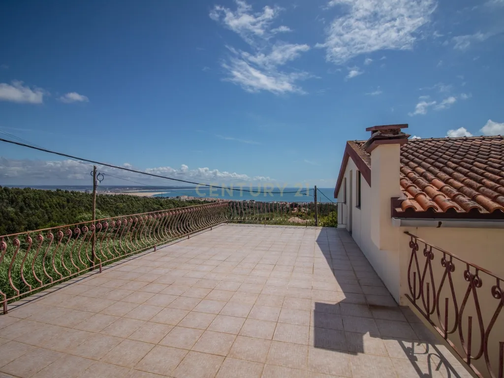 Moradia T4 com Vista Mar e Cidade - Image 54