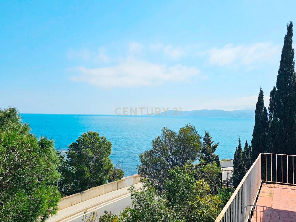 Moradia independente com vistas panorâmicas para o mar em Grifeu – Cap Ras, Llançà - Image 13