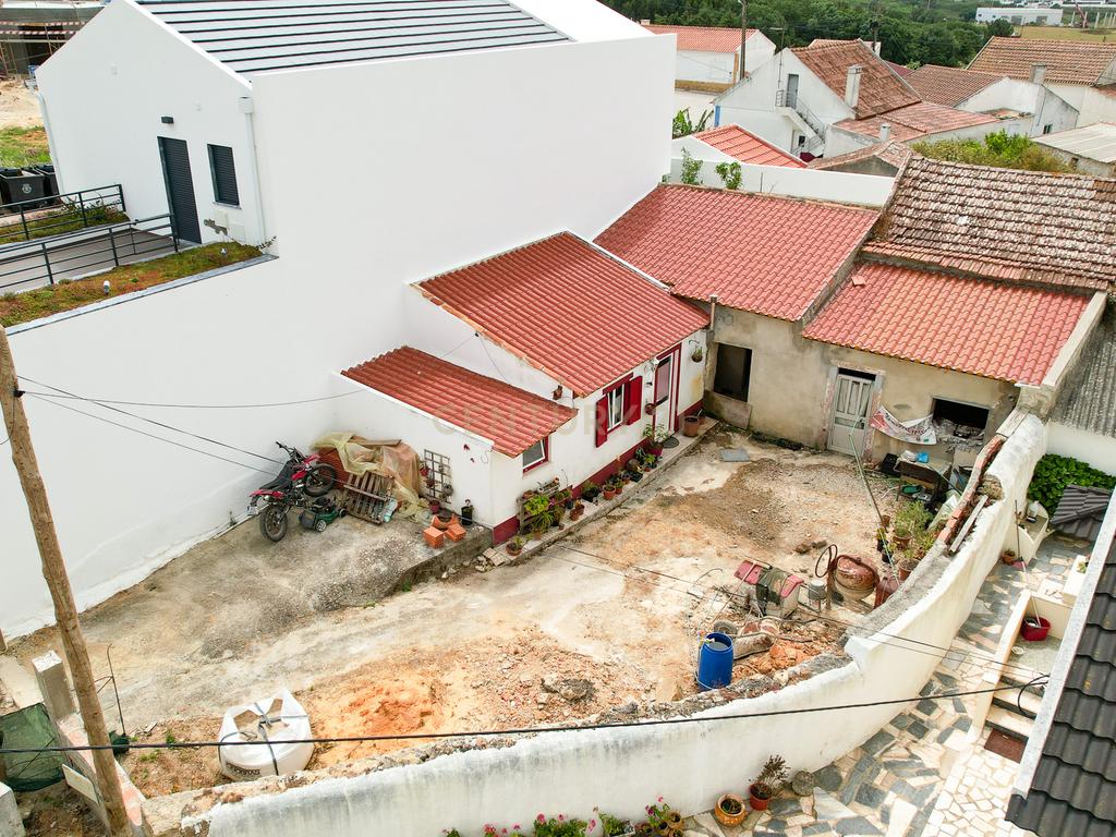 T2 + 2 T0 em Mafra Conjunto Habitacional com Potencial de Rentabilidade - Image 1