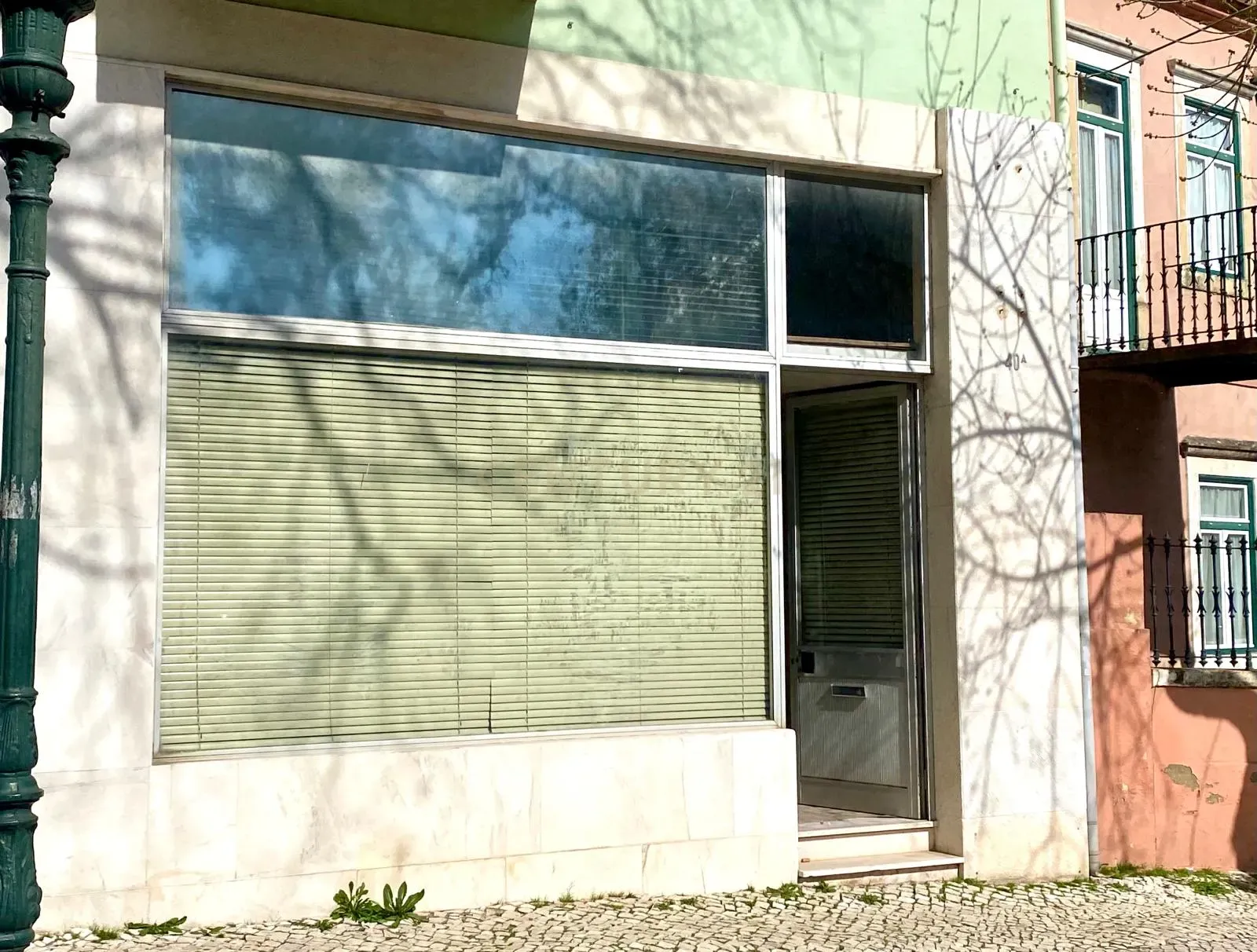 Loja de 170m2 em Alcântara - Image 1