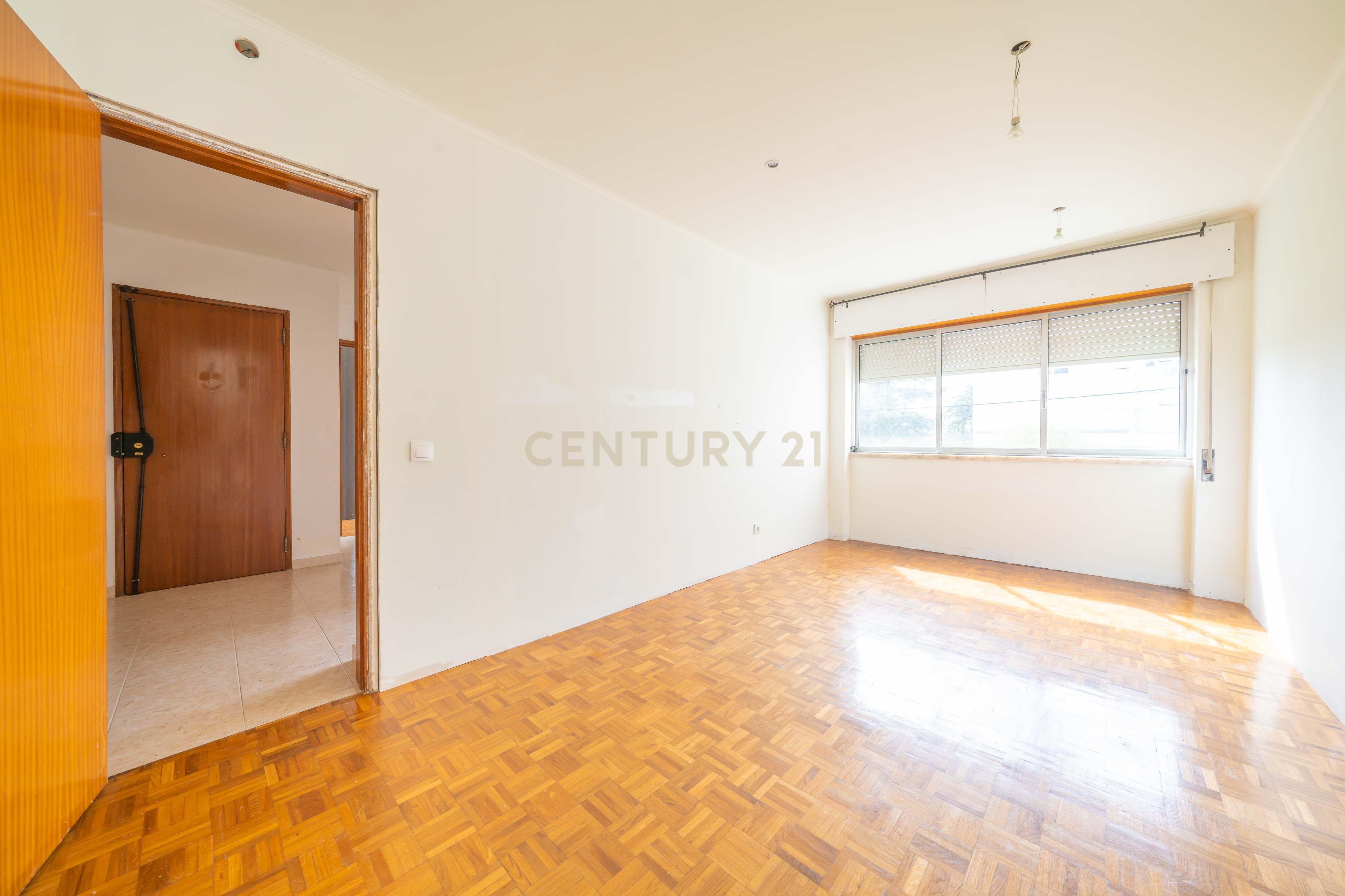 Apartamento T3, Pronto Habitar, no Padre Nabeto, Aires - Image 10