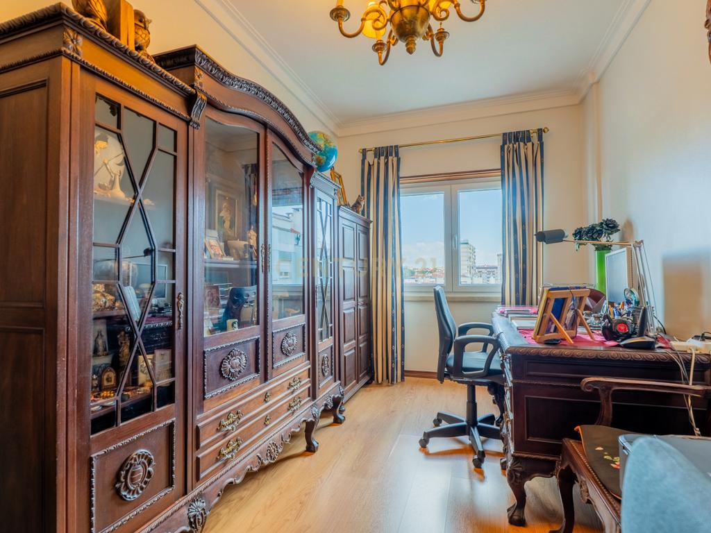 Apartamento T5 Remodelado no Lumiar – 152m² | Praceta Rua Alexandre Ferreira - Image 28