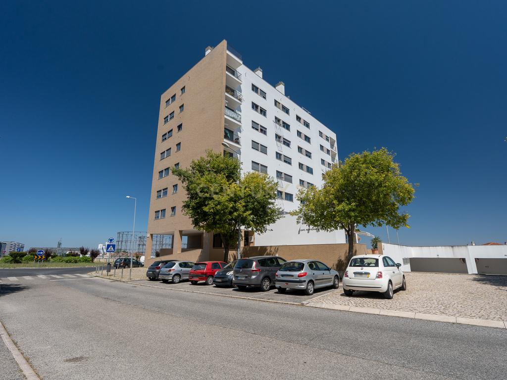 Excelente Apartamento T2 em Braço de Prata - Image 1