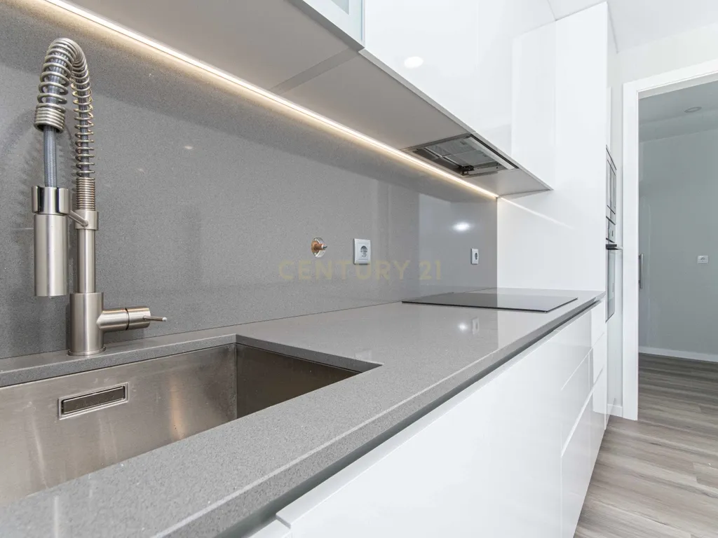 Moradia T4 Premium independente com Piscina (Nova Construção) / Barcarena - Image 34