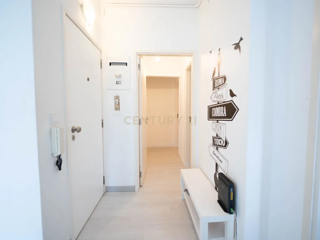 Venda | Apartamento T2 + Sala convertida em dois quartos | Mobilado e equipado na Rua Padre António Vieira em Coimbra - Image 3