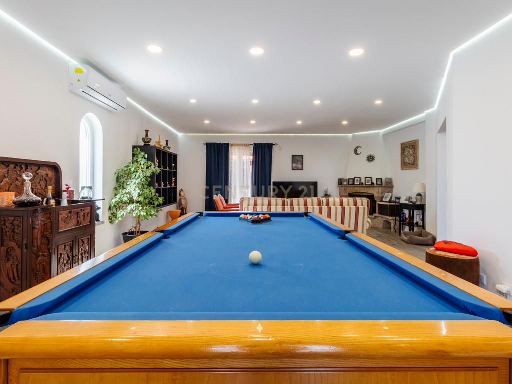 Moradia T4 como nova com piscina na Marisol em Lote de 500m² - Image 64