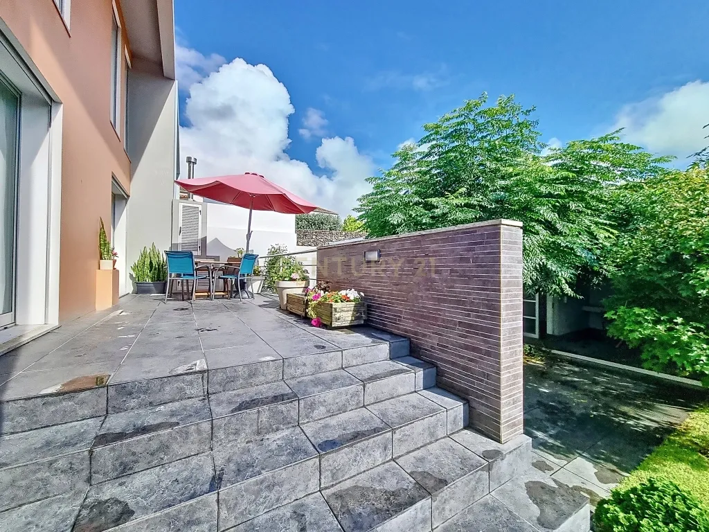 Moderna Moradia T5, em Ponta Delgada. - Image 19