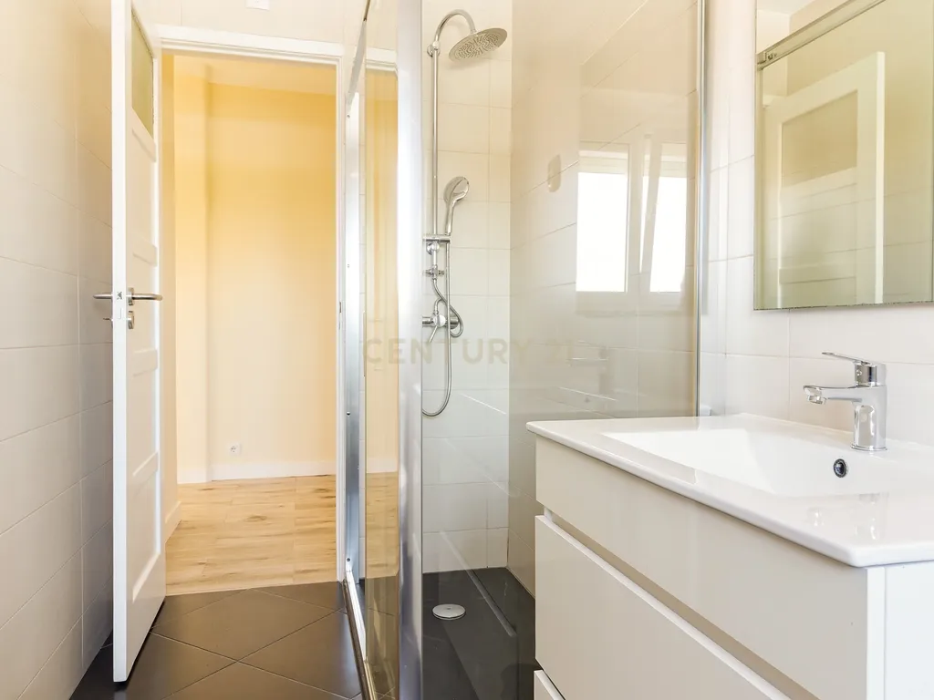 Apartamento T3 renovado na Avenida de Roma, Alvalade, Lisboa. Para Arrendar! - Image 13