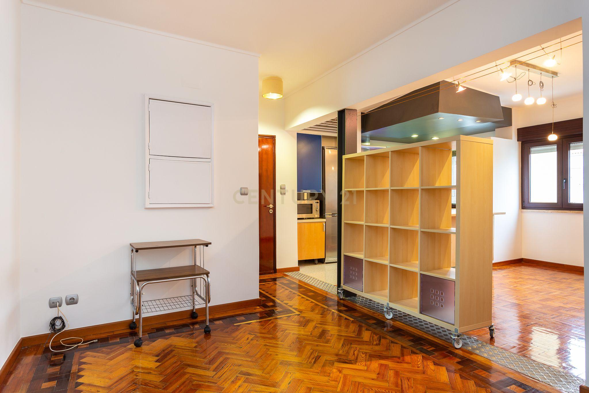 Fotografia 8 de Apartamento T2 em Sacavém, Loures - Oportunidade Única!