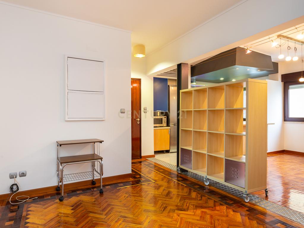 Apartamento T2 em Sacavém, Loures - Oportunidade Única! - Image 8