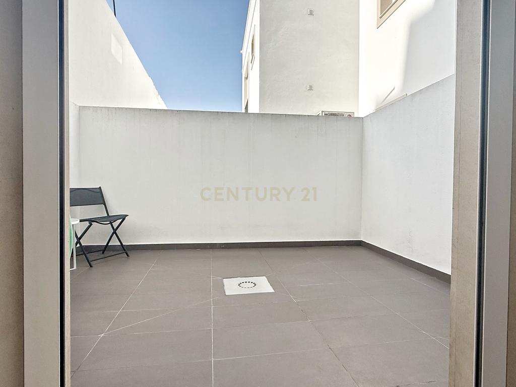 Apartamento Novo T1 com logradouro no Montijo  - Image 12