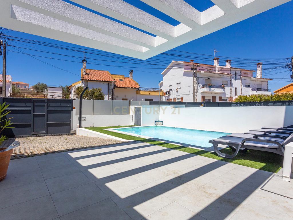 Moradia Contemporânea com Piscina a 5 minutos das praias da Costa da Caparica - Image 32