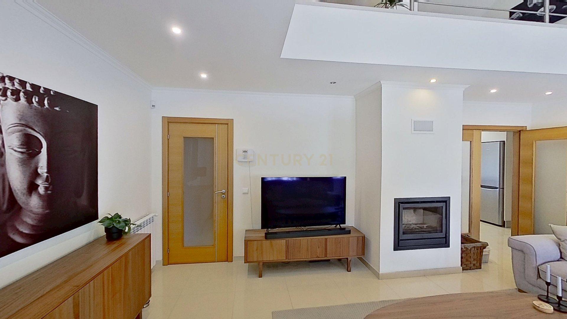 Moradia T3+1 em Alenquer com Vista Panorâmica e Piscina - Image 29