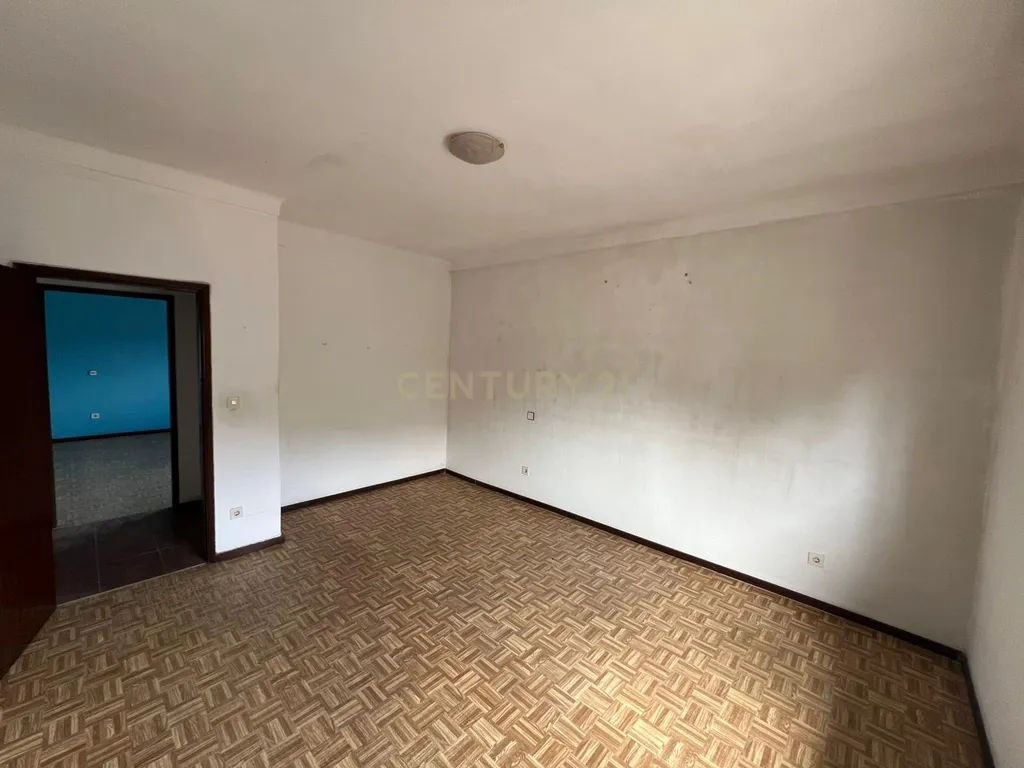 🏡 Moradia Isolada de 4 Frentes – Vila Verde da Raia, Chaves - Image 5