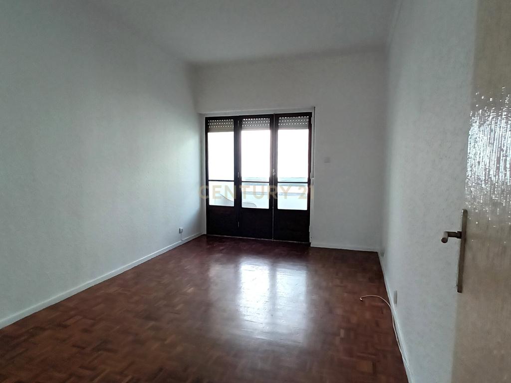 Apartamento de 3 assoalhadas em Oeiras para arrendamento - Image 26