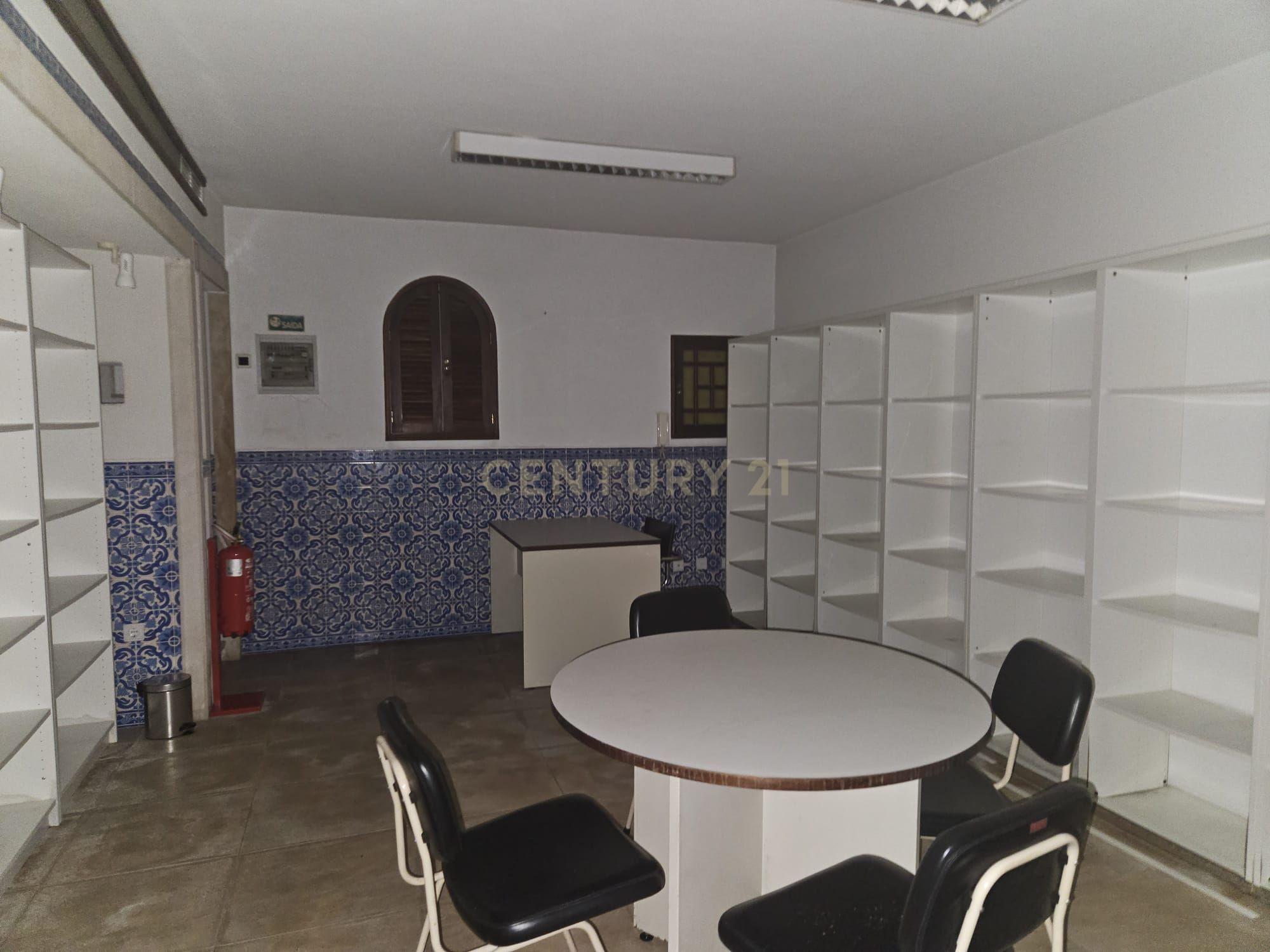 Fotografia 11 de Loja para Arrendamento em Belém – 175 m2 (2 Pisos)