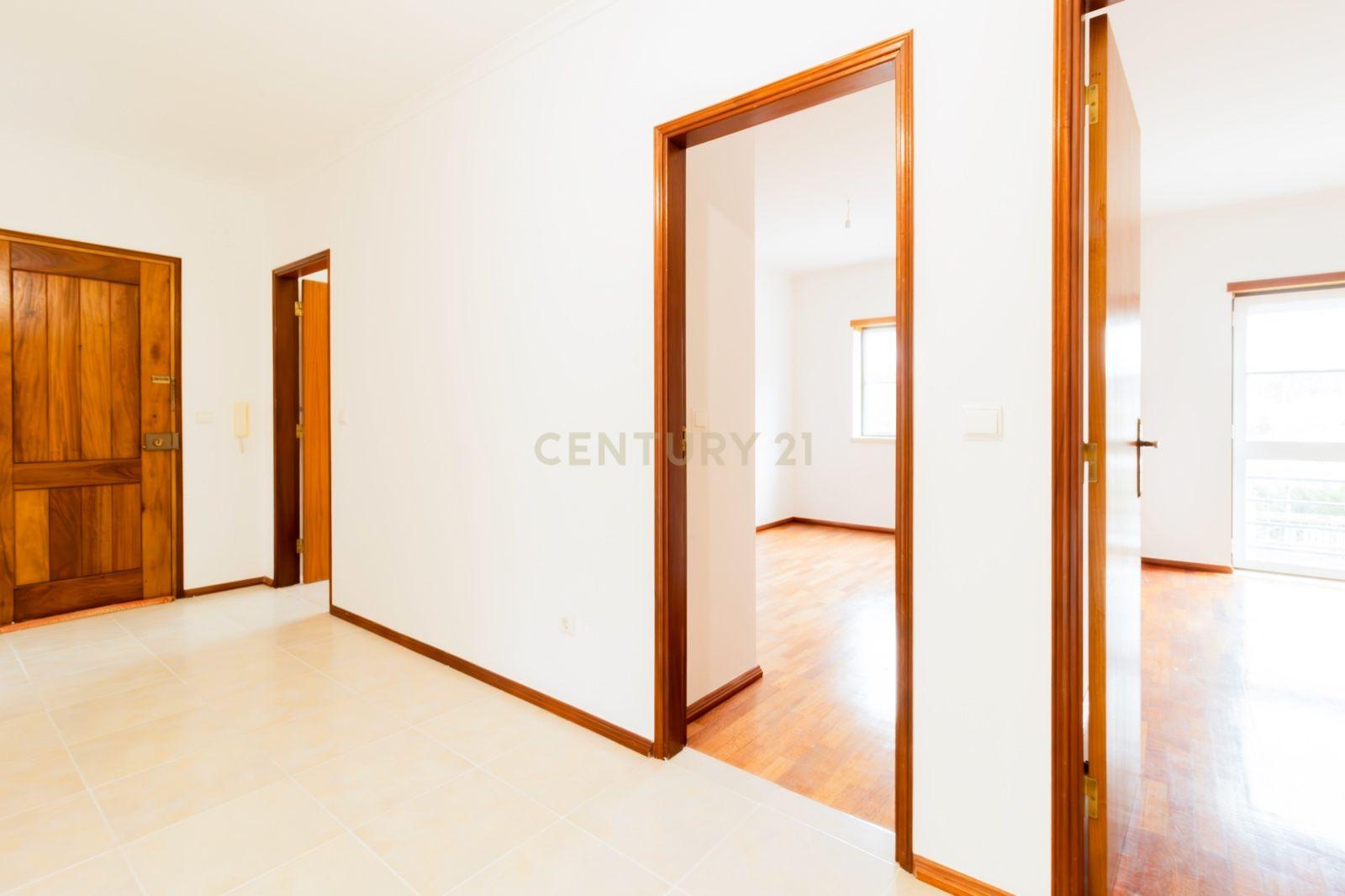 Apartamento T3 Totalmente Remodelado no Centro de Alcobaça - Image 20