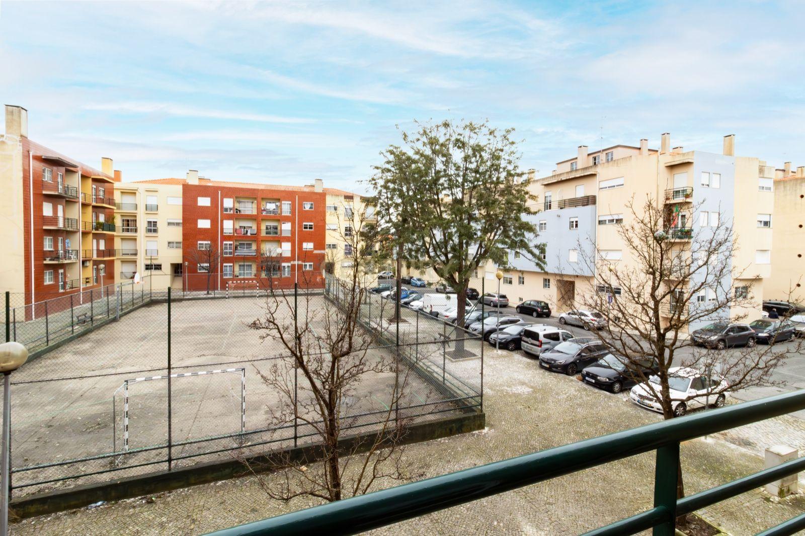 Apartamento T3 Totalmente Remodelado no Centro de Alcobaça - Image 16