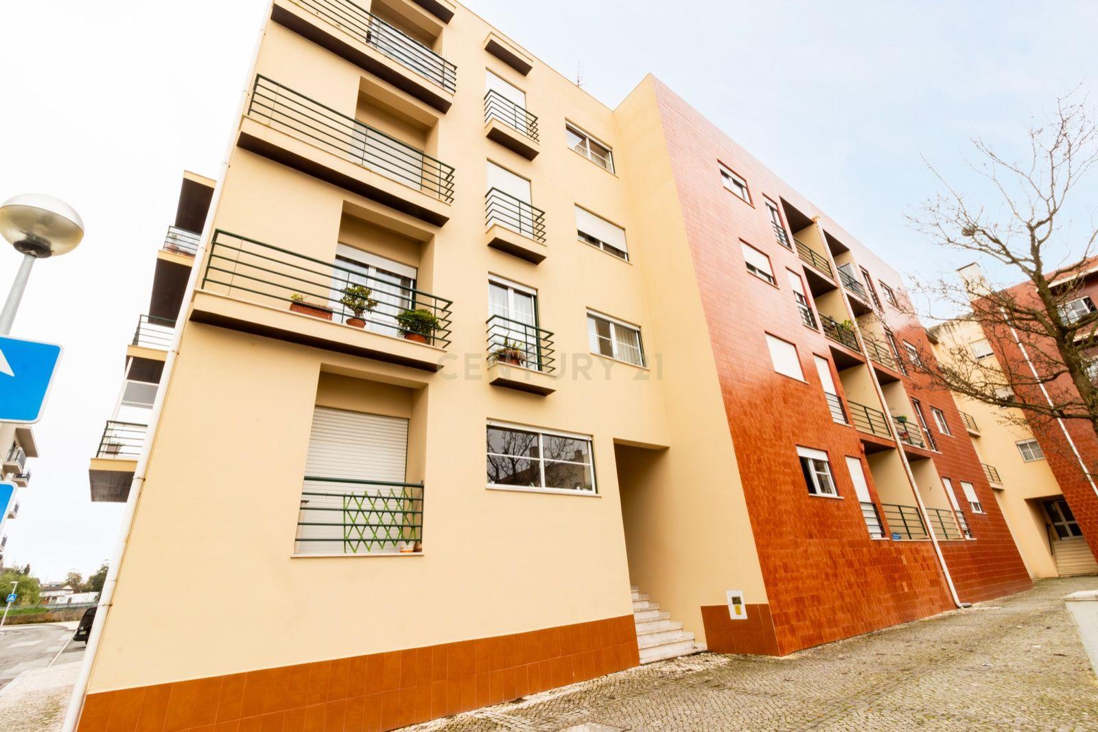 Apartamento T3 Totalmente Remodelado no Centro de Alcobaça - Image 18