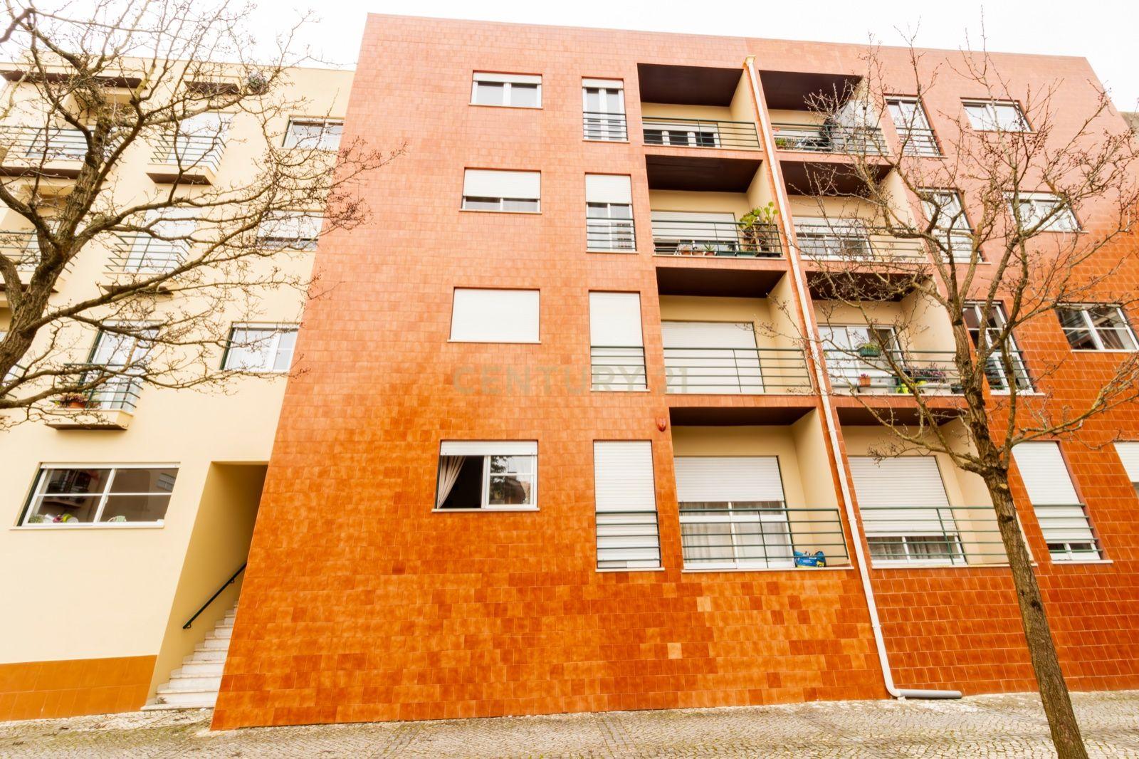 Apartamento T3 Totalmente Remodelado no Centro de Alcobaça - Image 28
