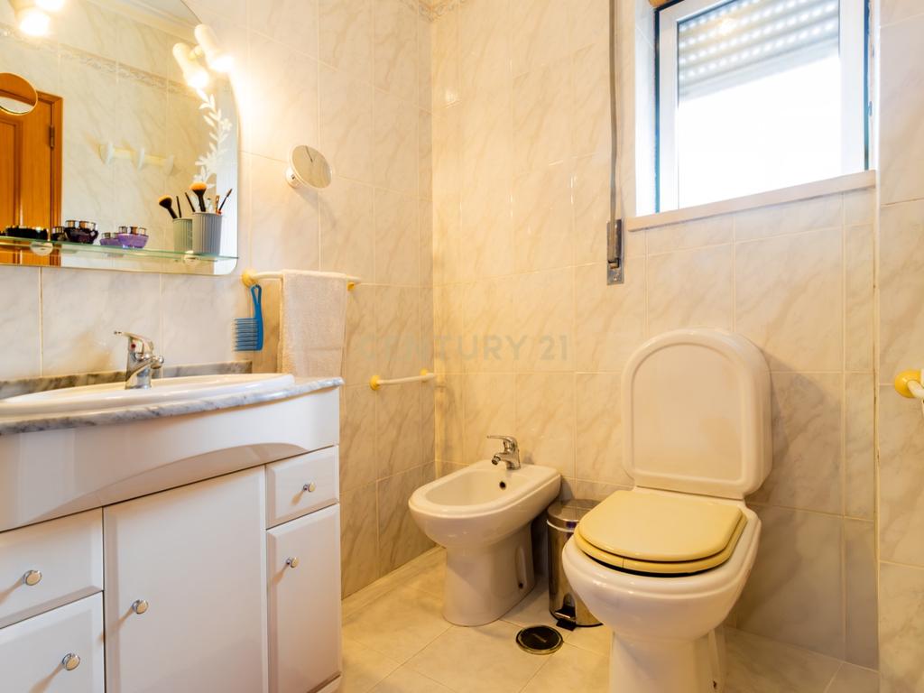 Moradia T4 Casalinho – A 10 Minutos de Alcobaça e Nazaré - Image 13