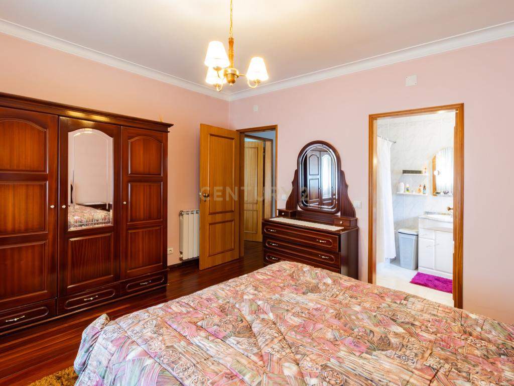 Moradia T4 Casalinho – A 10 Minutos de Alcobaça e Nazaré - Image 16