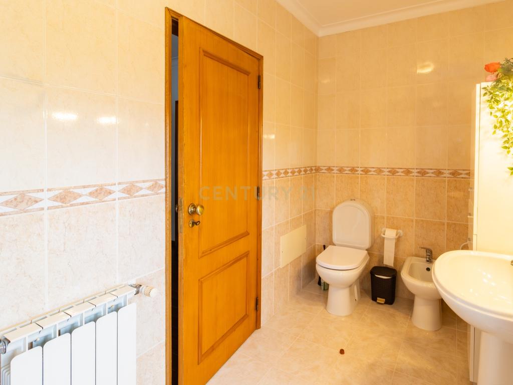 Moradia T4 Casalinho – A 10 Minutos de Alcobaça e Nazaré - Image 18