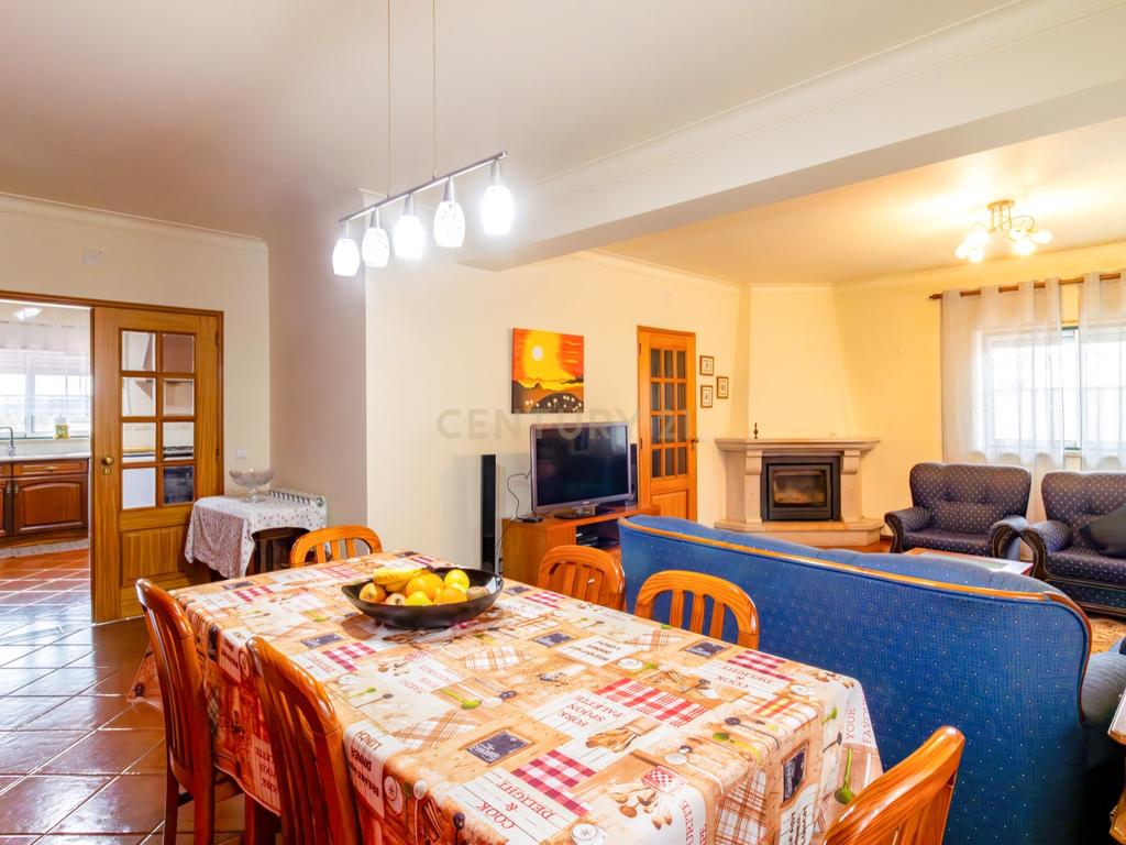 Moradia T4 Casalinho – A 10 Minutos de Alcobaça e Nazaré - Image 3