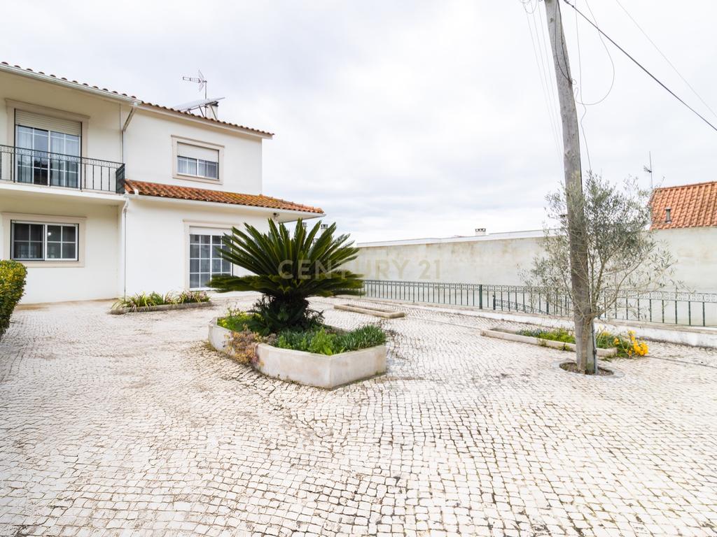 Moradia T4 Casalinho – A 10 Minutos de Alcobaça e Nazaré - Image 5