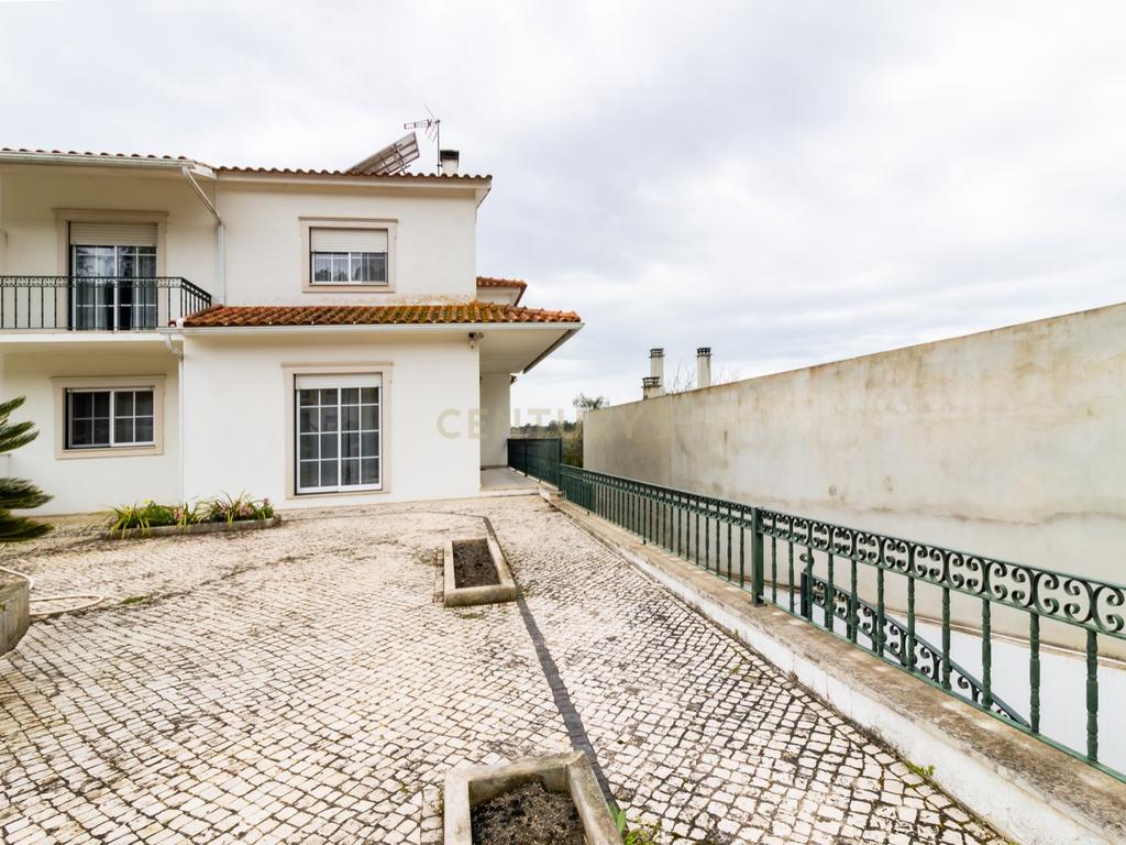 Moradia T4 Casalinho – A 10 Minutos de Alcobaça e Nazaré - Image 29