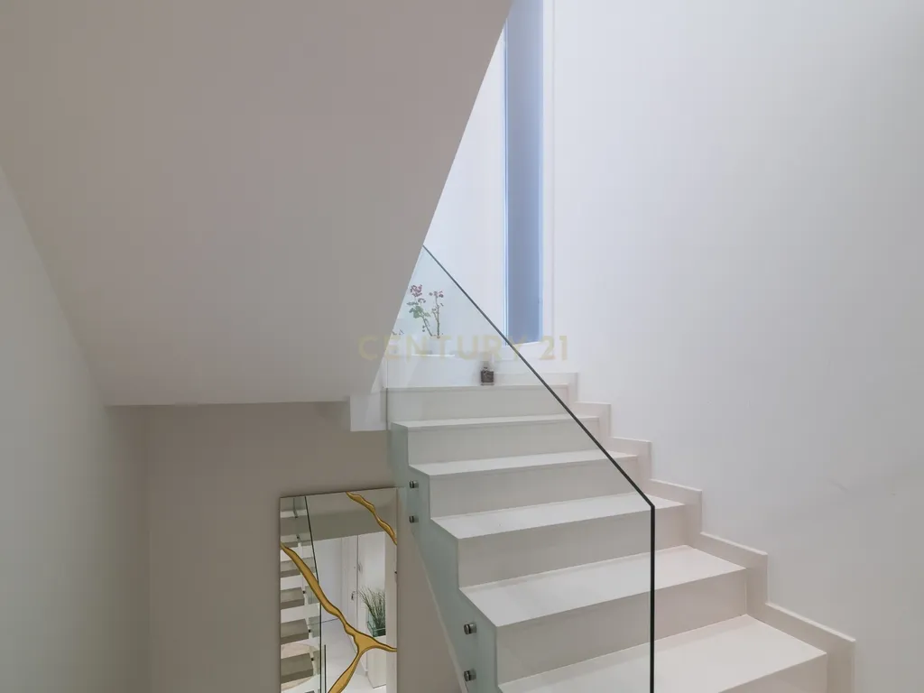 Moderna Moradia T3 em Caneças com Piscina - Image 39
