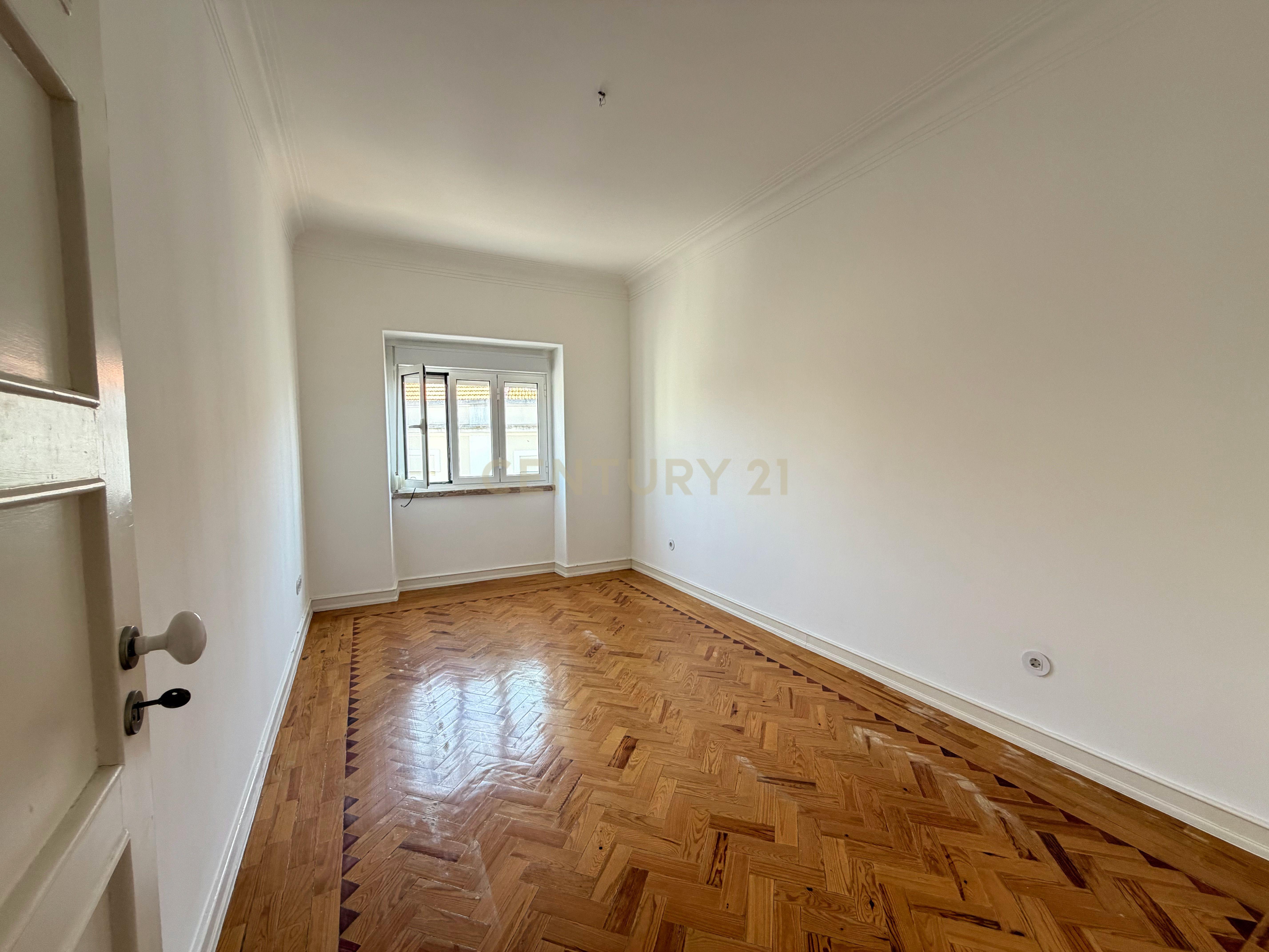 Fotografia 11 de T2 renovado e pronto a habitar | Picheleira – Beato