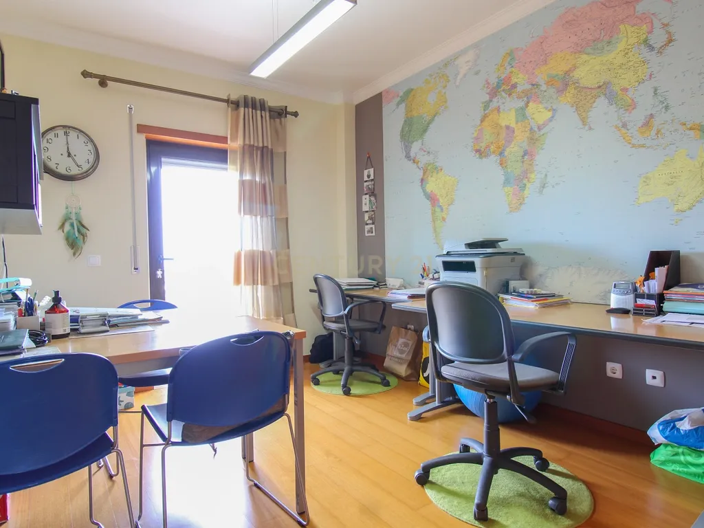 Apartamento T3 centro Palmela - Image 28