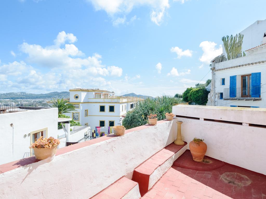 À venda: Casa histórica com grande potencial em Dalt Vila – Ibiza - Image 6