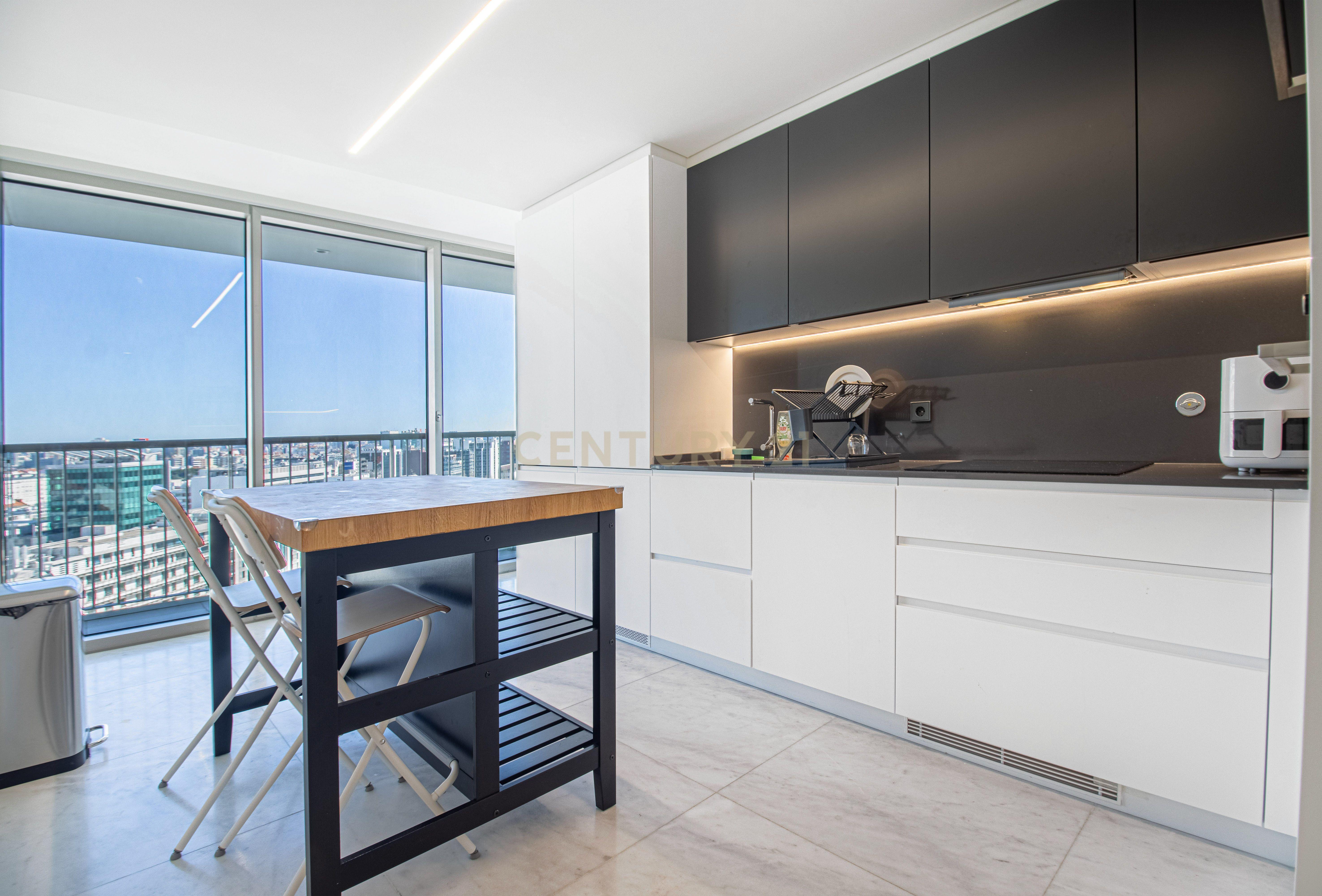 Apartamento T2 no Infinity em Campolide - Image 1