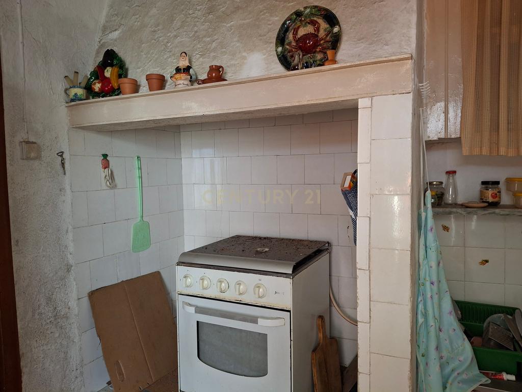 Moradia para Recuperação no Montijo com Jardim e Garagem - Image 5