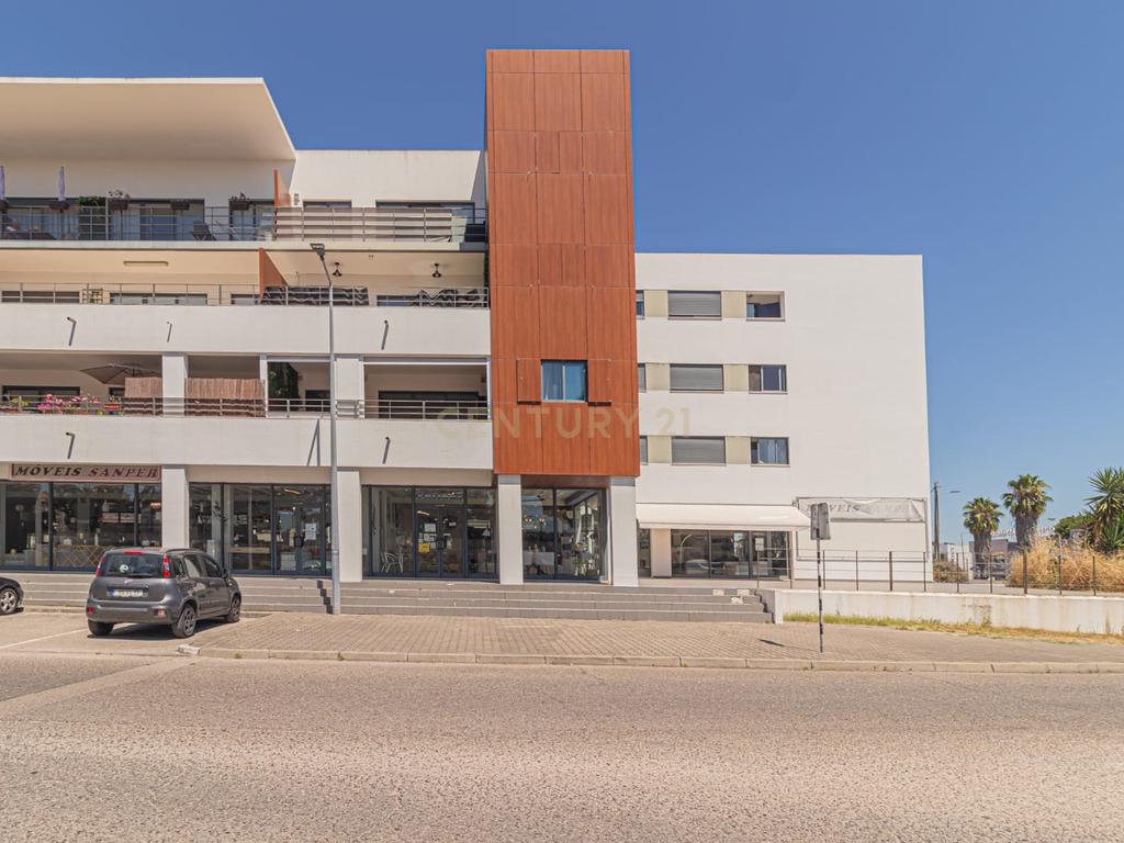 Espaçoso apartamento T3  no Casal Do Marco com Terraço - Image 43