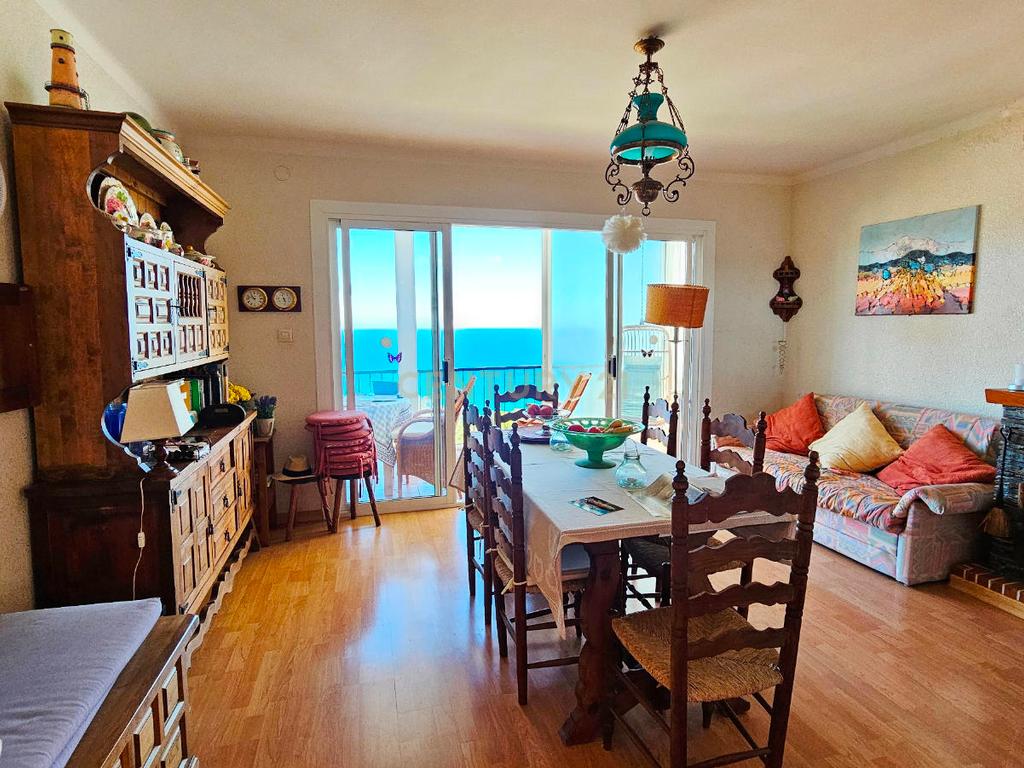 Cobertura com terraço, jardim e piscina privada com vista para o mar em Llançà - Image 12