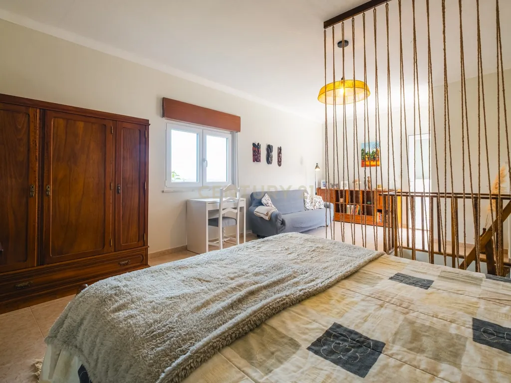 Moradia Renovada em Serpins, Lousã com 3 Casas de Banho - Image 29