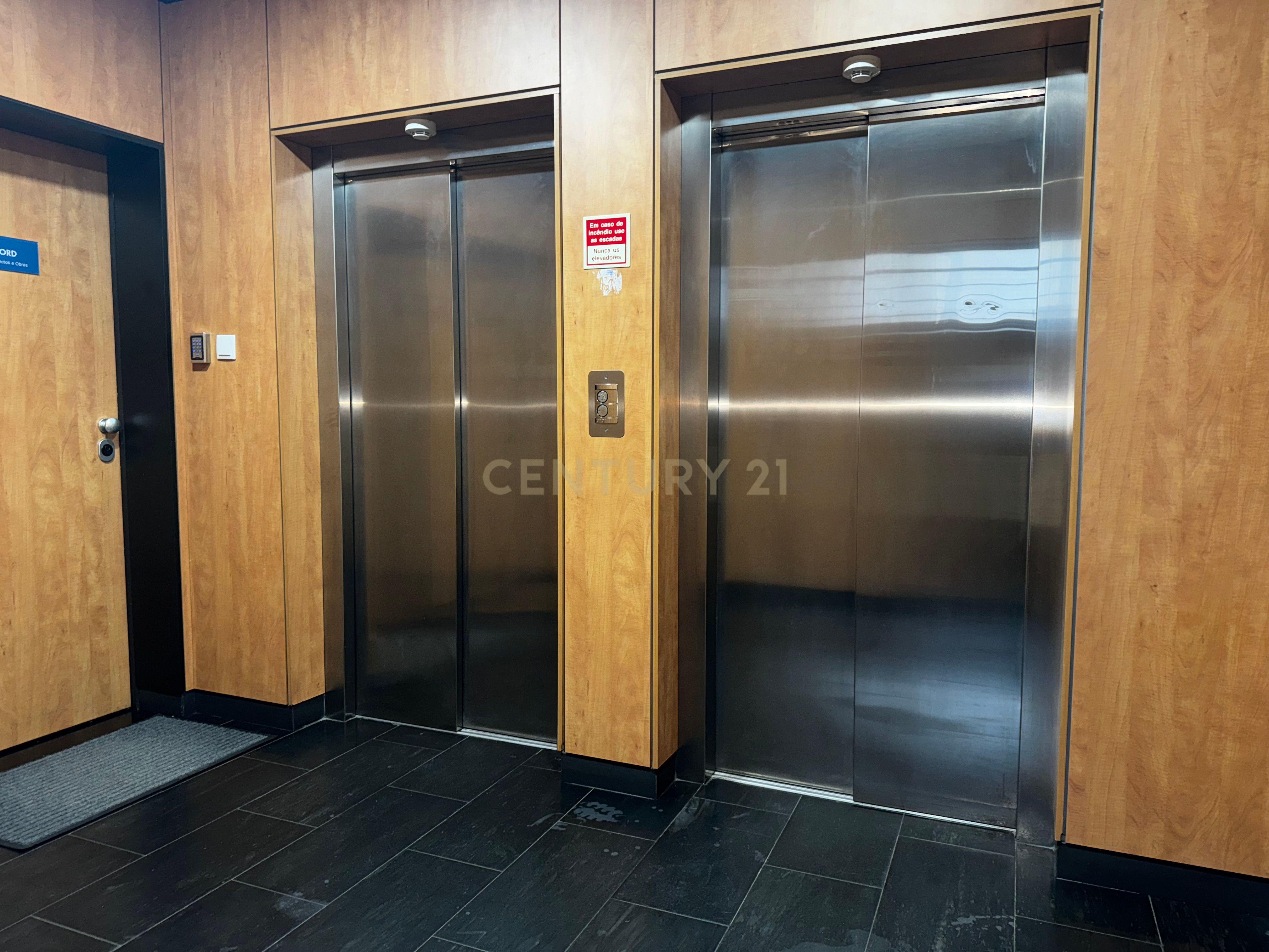 Escritório para Arrendamento no Pólo Técnico de Telheiras – 251 m² | 6 Salas | 5 Estacionamentos - Image 21