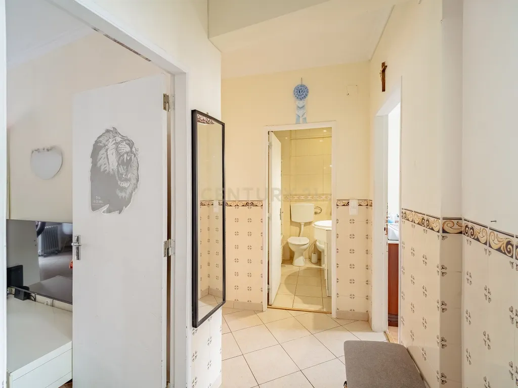 Apartamento T2 em Cacilhas – Excelente Localização - Image 3