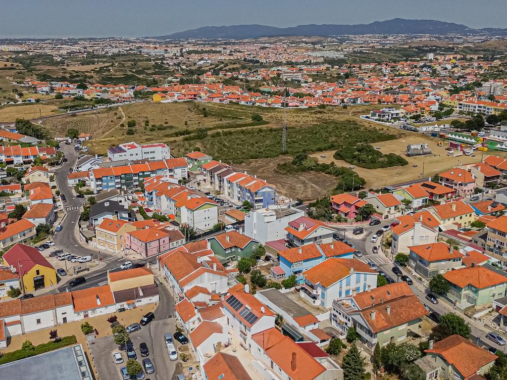 Apartamento T2 parcialmente renovado — Porto Salvo - Image 44