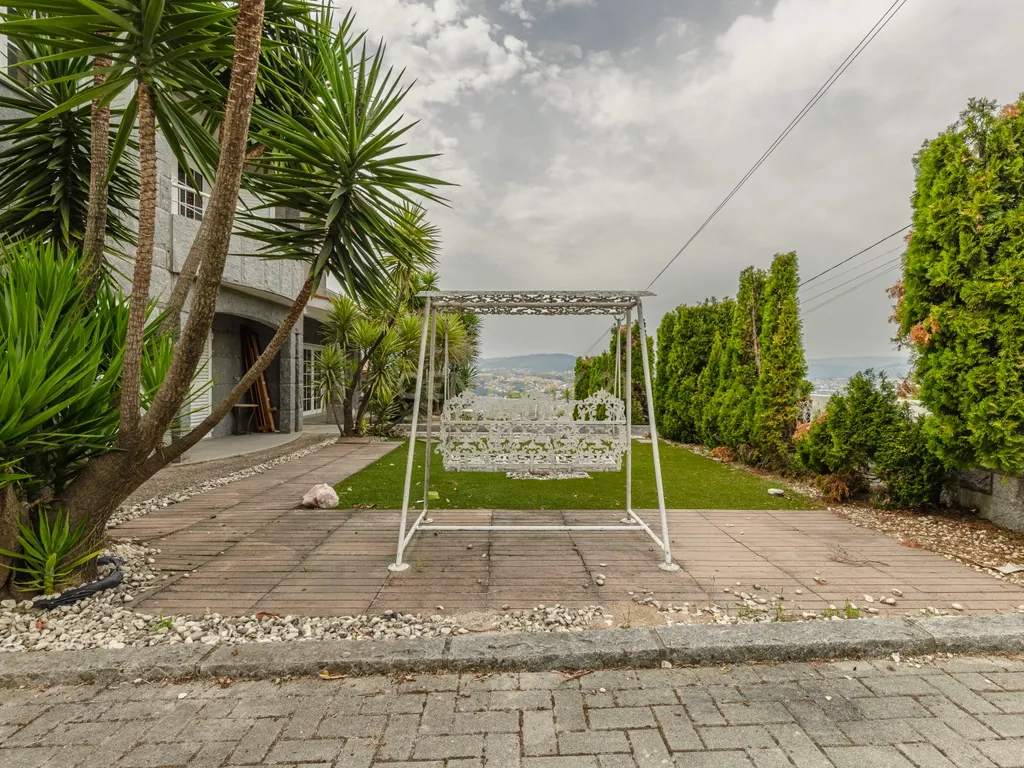 Moradia com Piscina, Vistas Panorâmicas e T2 Independente | São Gonçalo, Amarante - Image 9
