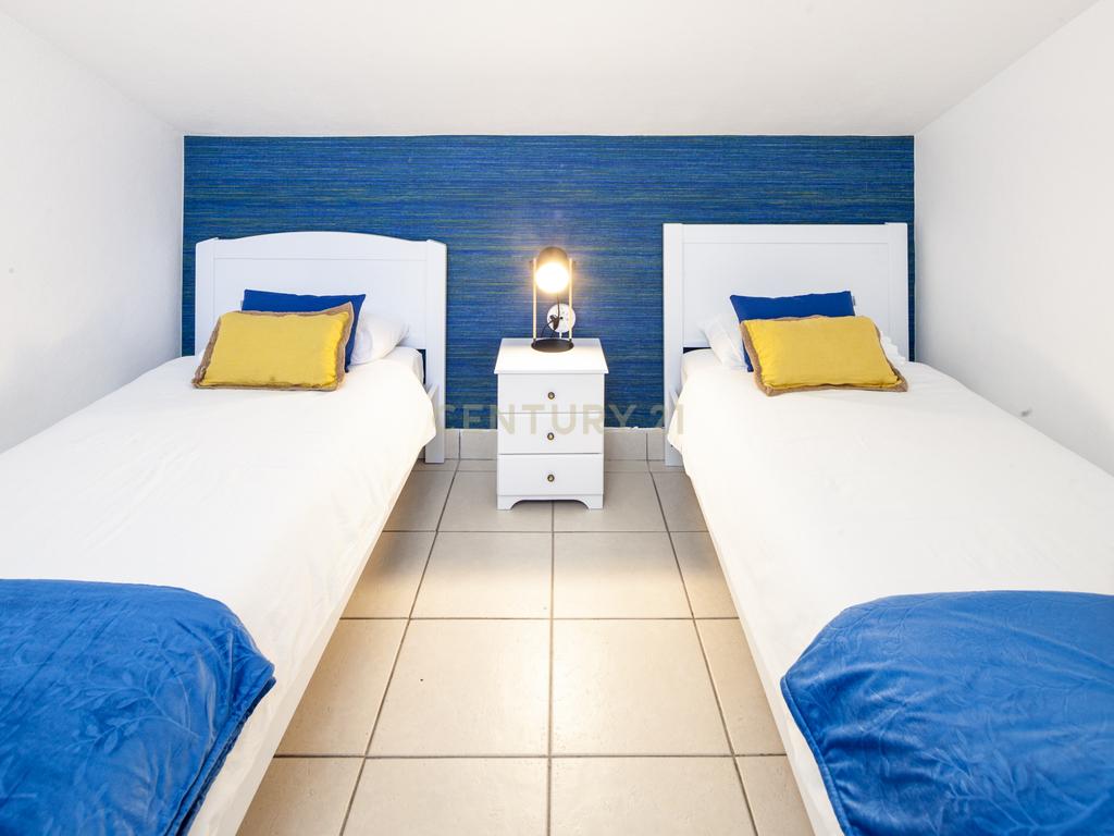 Moradia com quatro apartamentos independentes, três T2 e um T3 em Atouguia da Baleia. Ideal para famílias ou grupos, preparada para turismo ou para arrendamento de longa duração. - Image 33