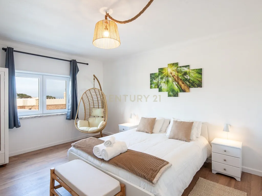 Moradia com quatro apartamentos independentes, três T2 e um T3 em Atouguia da Baleia. Ideal para famílias ou grupos, preparada para turismo ou para arrendamento de longa duração. - Image 41