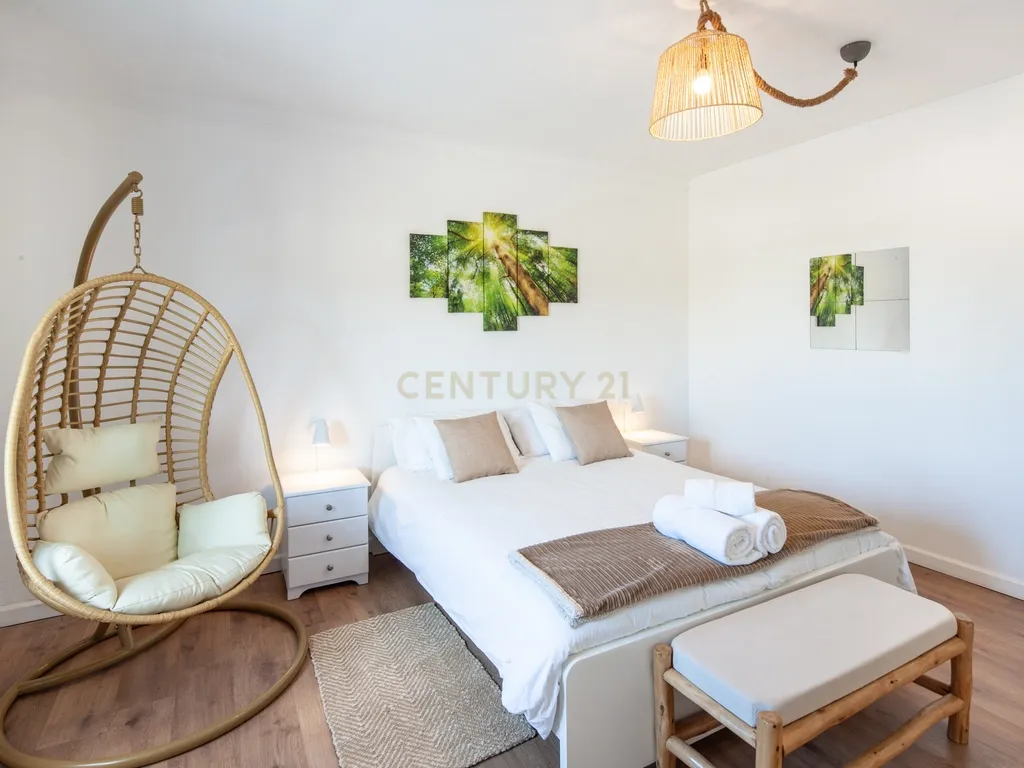 Moradia com quatro apartamentos independentes, três T2 e um T3 em Atouguia da Baleia. Ideal para famílias ou grupos, preparada para turismo ou para arrendamento de longa duração. - Image 40