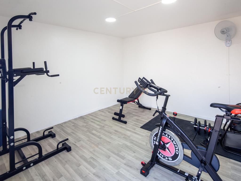 Moradia com quatro apartamentos independentes, três T2 e um T3 em Atouguia da Baleia. Ideal para famílias ou grupos, preparada para turismo ou para arrendamento de longa duração. - Image 46