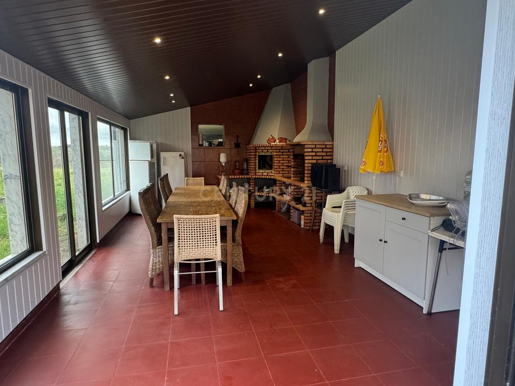 Espetacular Moradia T4 com Jardim e Vista Campestre em Alenquer - Image 10
