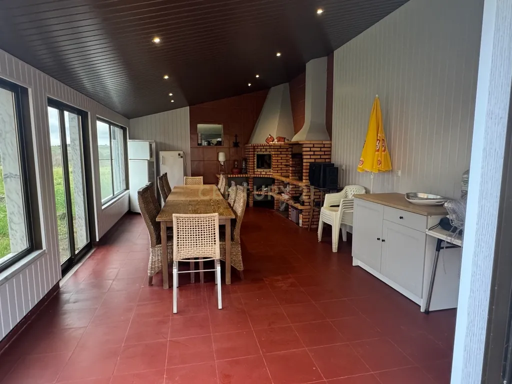 Espetacular Moradia T4 com Jardim e Vista Campestre em Alenquer - Image 10