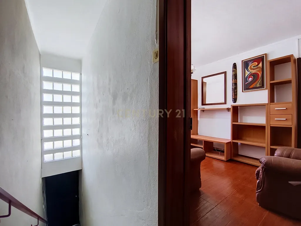 Apartamento T2 no centro da Vila da Povoação, excelente oportunidade de investimento em São Miguel - Image 11